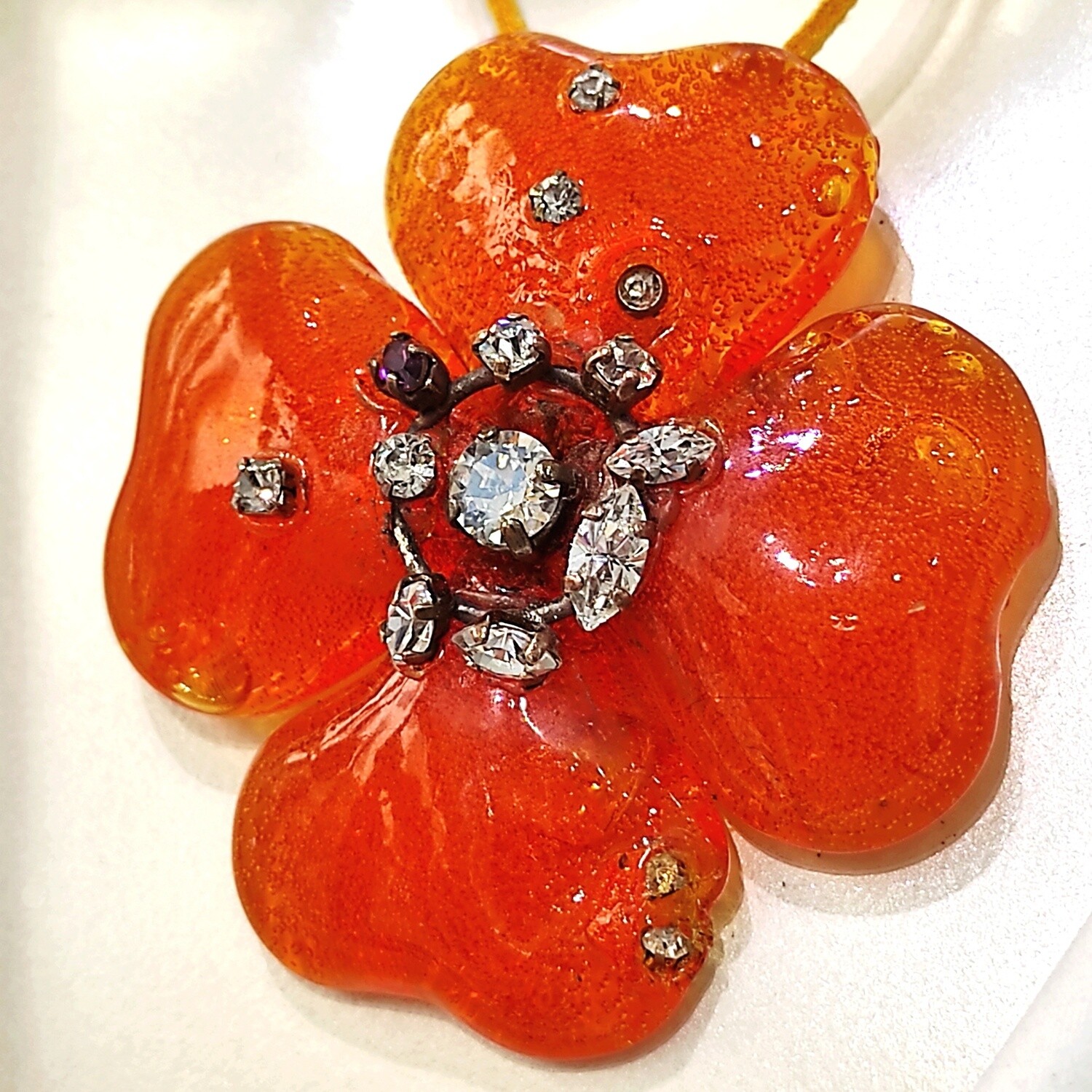 Collier Porte Bonheur Trèfle à 4 feuilles Orange